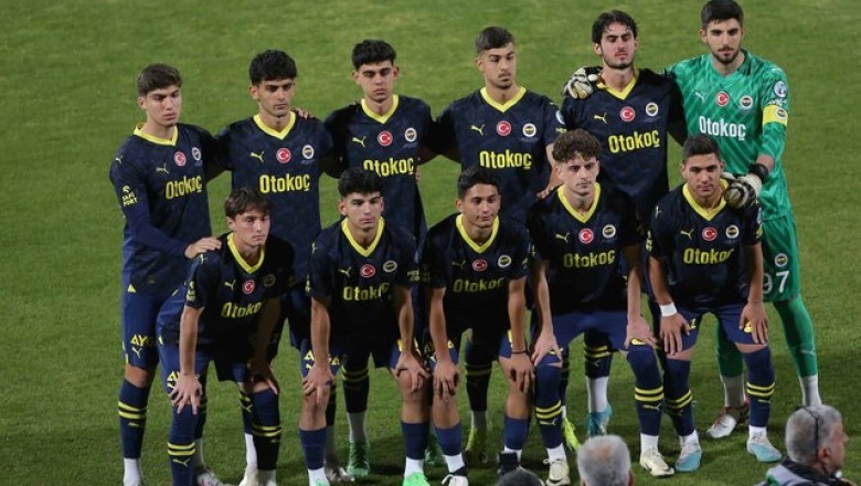 Fenerbahçe'de gençler mutluluktan uçuyor